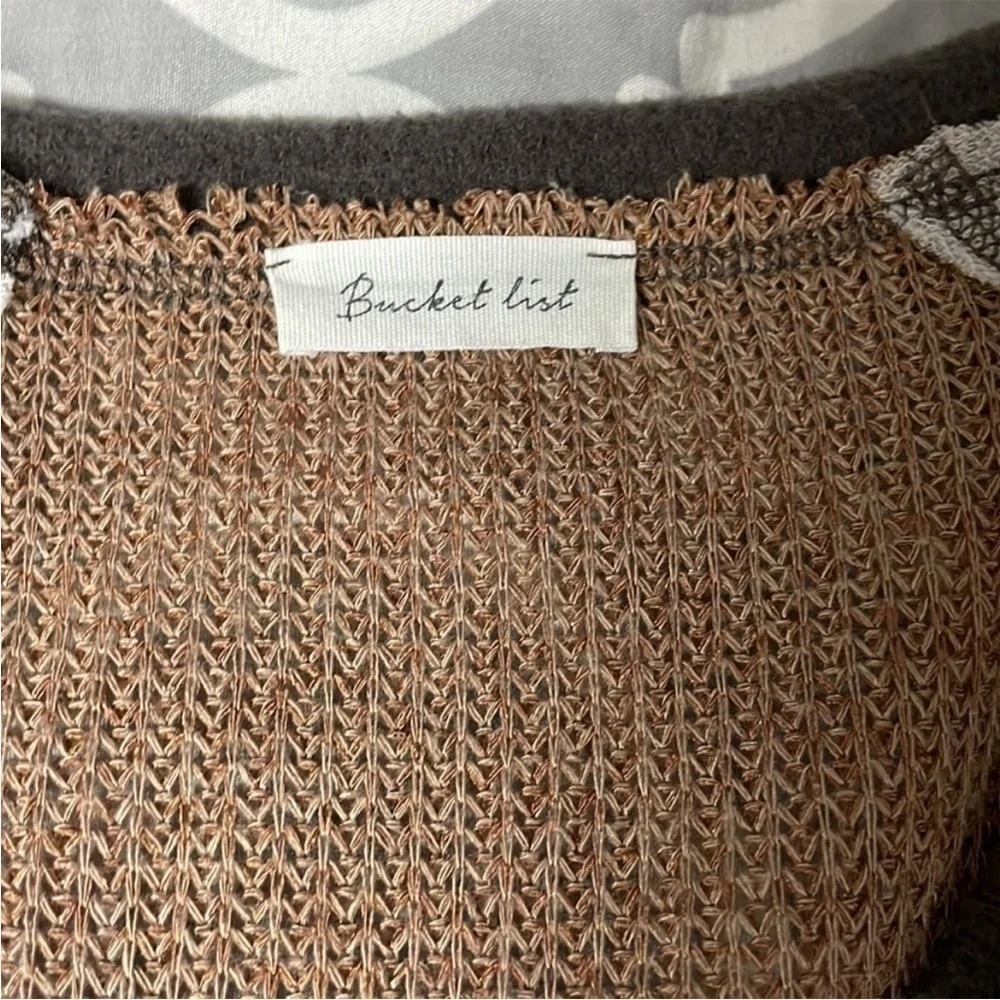 Bucket List size large light brown lightweight soft and stretchy v-neck sweater